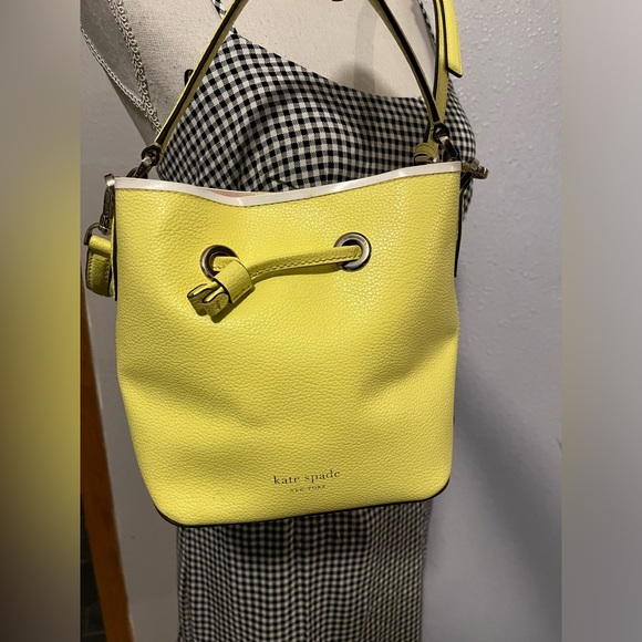 kate spade lemon yellow leather drawstring bucket shoulder bag - Picture 4 of 13